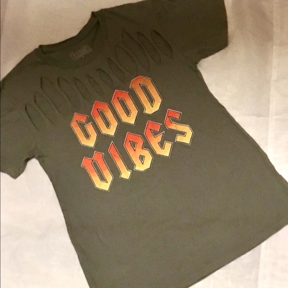 Distressed Good Vibes T-Shirt - Picture 1 of 1